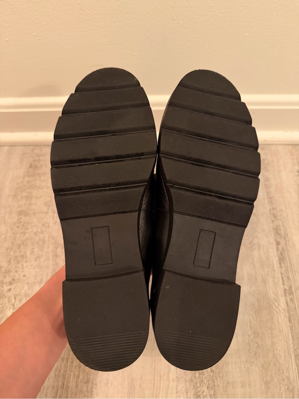 Blondo Black Leather Loafers with Gold Horsebit - Picture 3 of 3